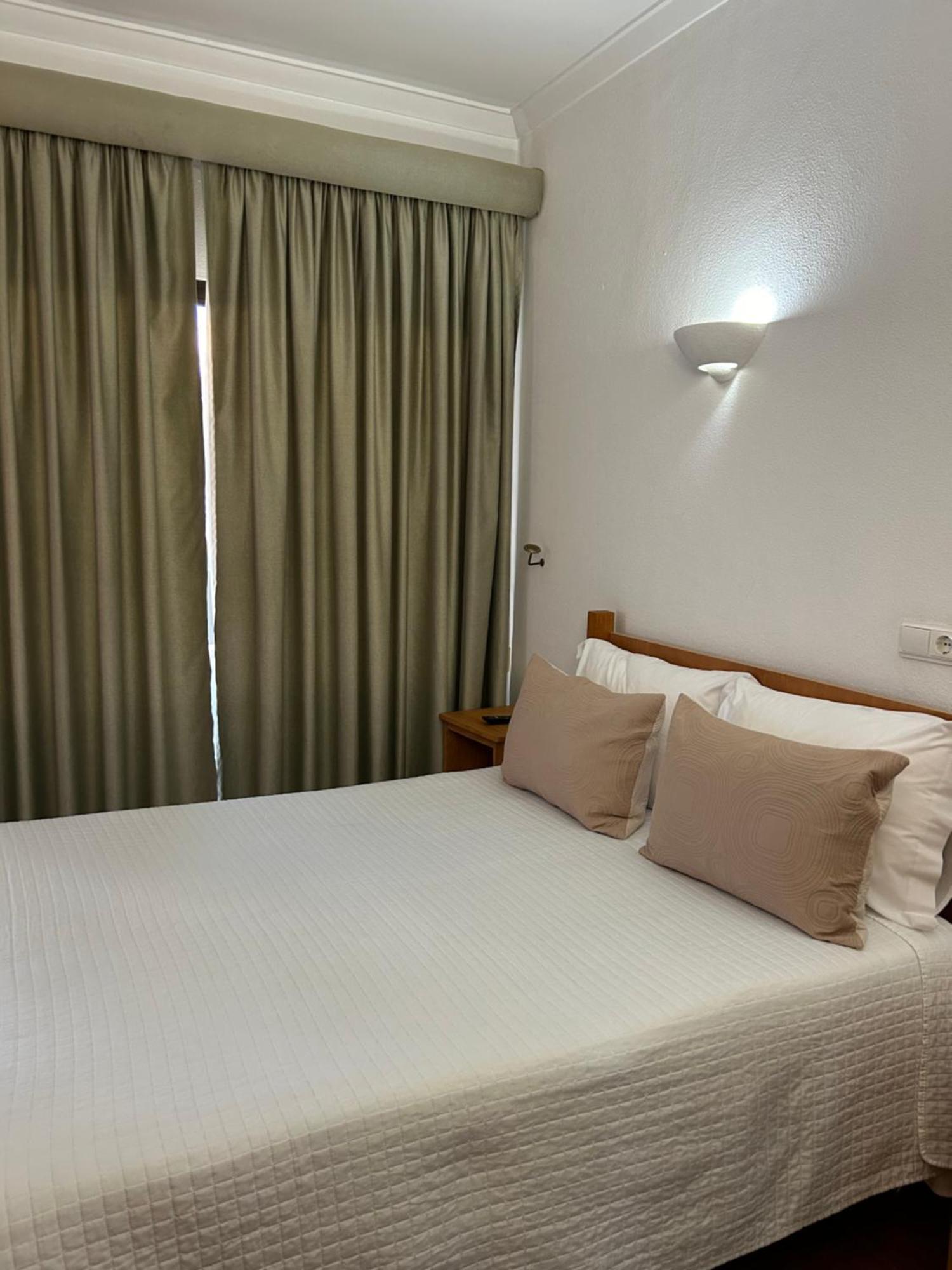 Copacabana Residencial Коста да Капарика Екстериор снимка